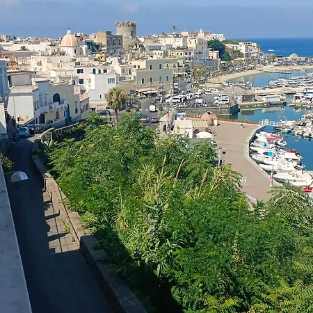 Relais Raffaele By Emilia Bed & Breakfast *